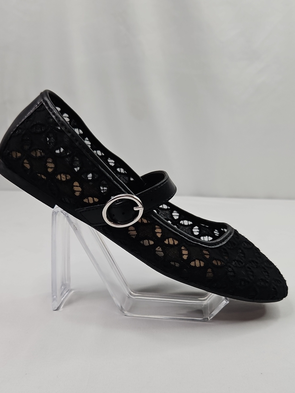 Seychelles Women's  Black Lace Crochet  Mary Jane Flats with Silver Buckle 9W